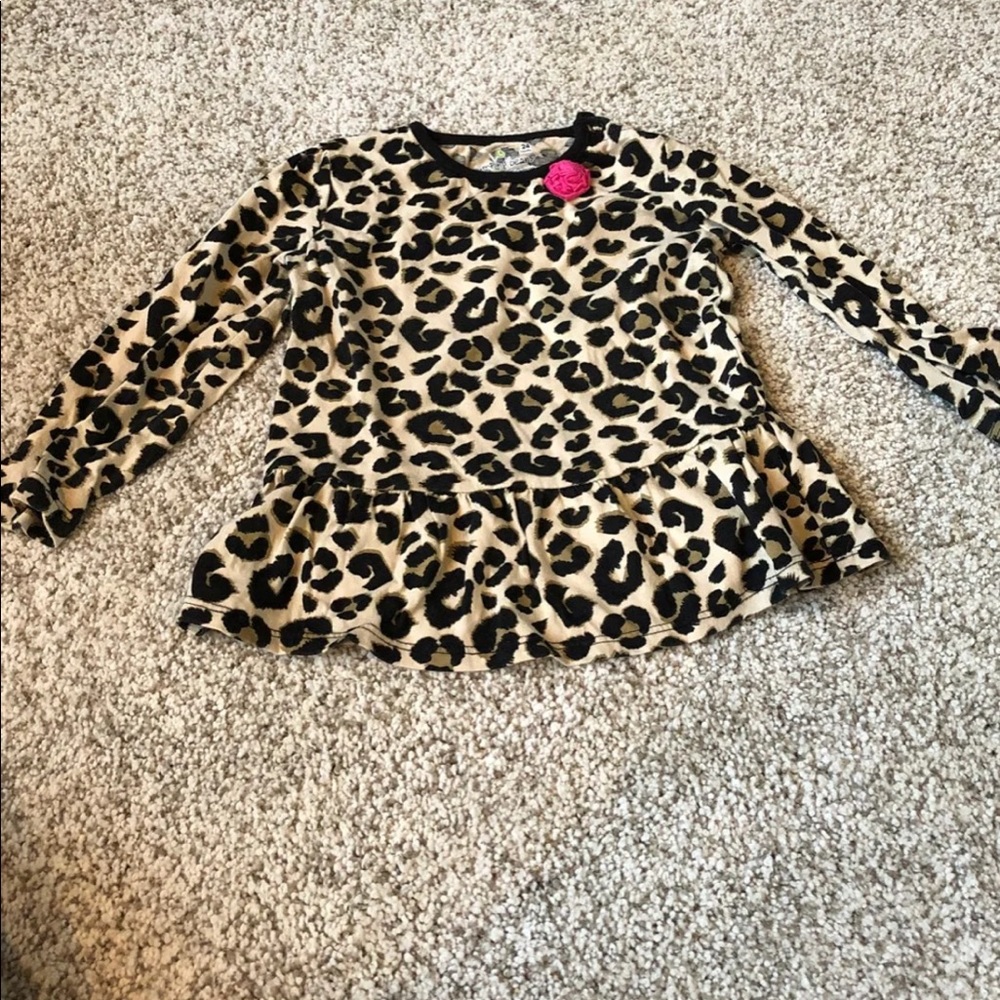Leopard print top